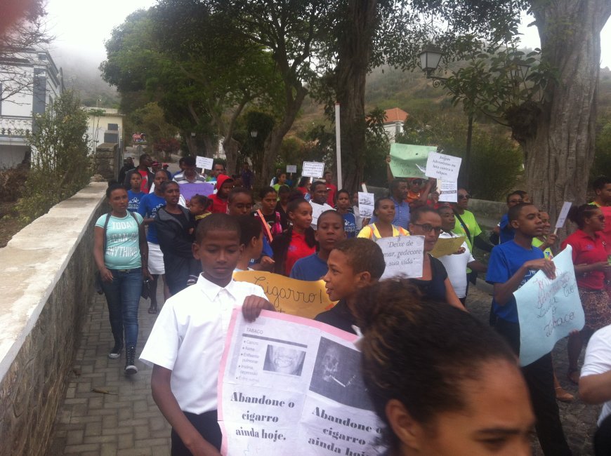 IGREJA ADVENTISTA DA BRAVA REALIZA MARCHA ANTITABACO