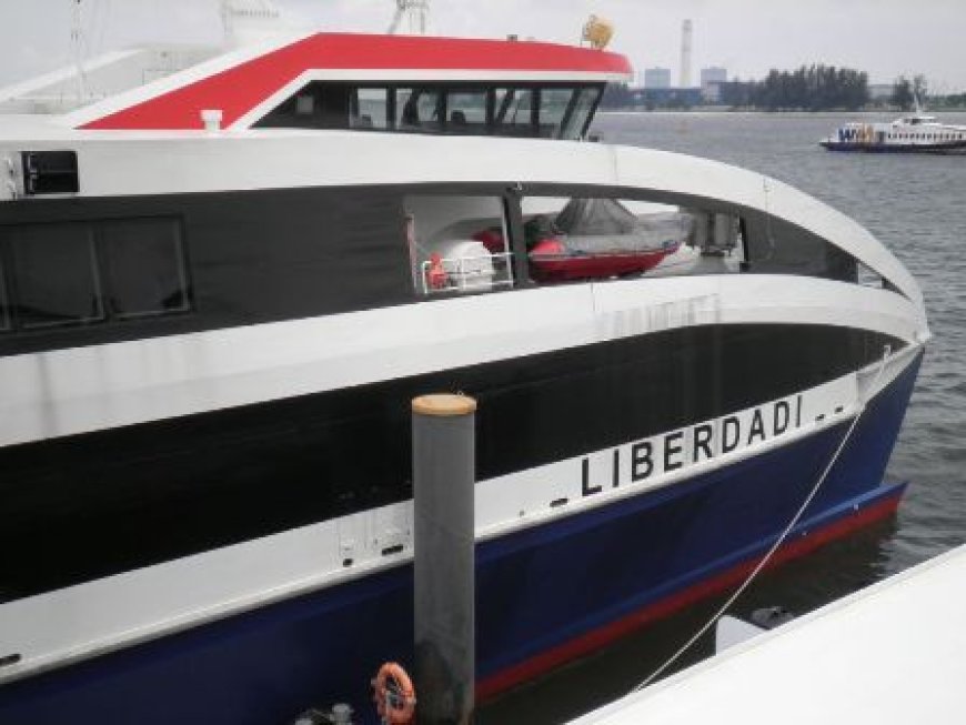 Mau Estado Do Tempo Obriga O Navio “liberdadi” A Regressar Ao Porto Da Praia