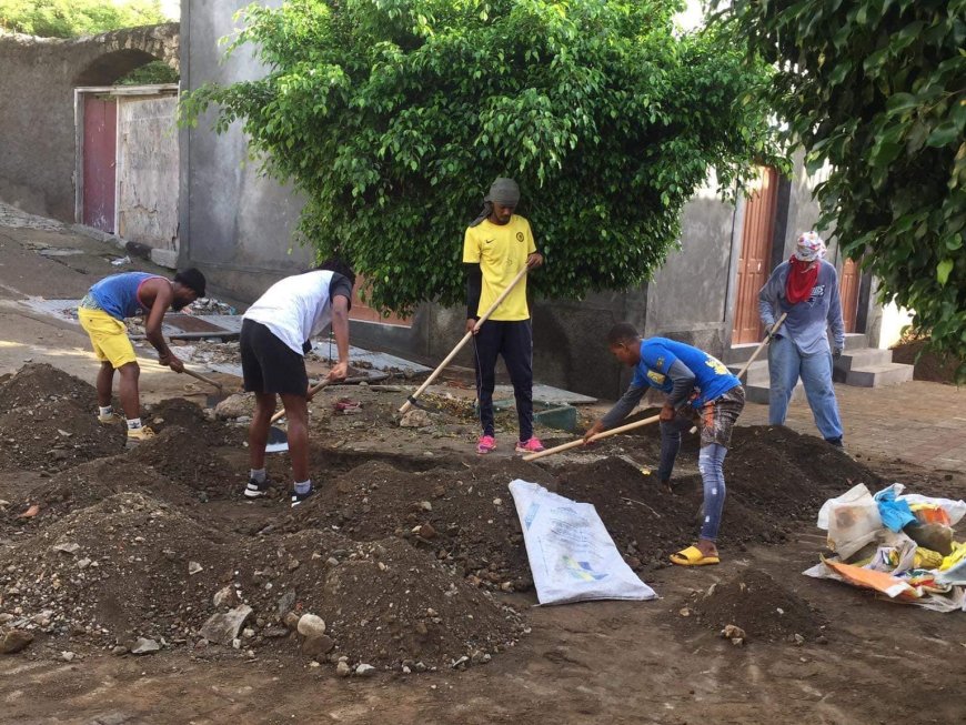 Limpeza na Furna: Câmara Municipal da Brava e comunidade unem forças para deixar a Rua Pedonal Impecável