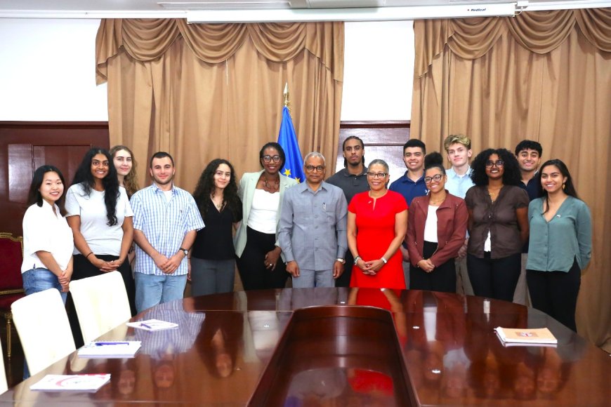 Presidente da República recebe estudantes da Universidade de Brown e destaca Cabo Verde como modelo de miscigenação cultural