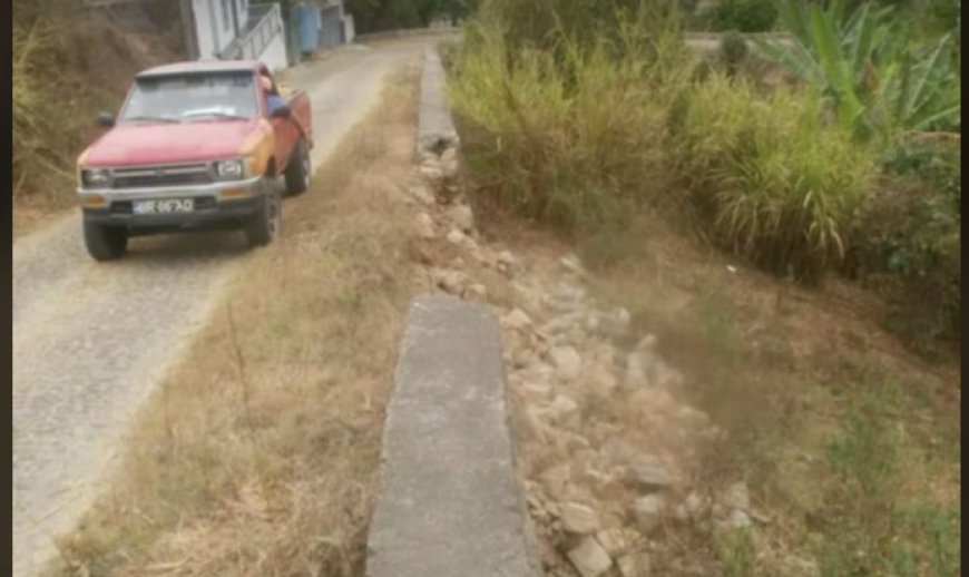 Residents of João da Noly call for urgent improvements to access roads