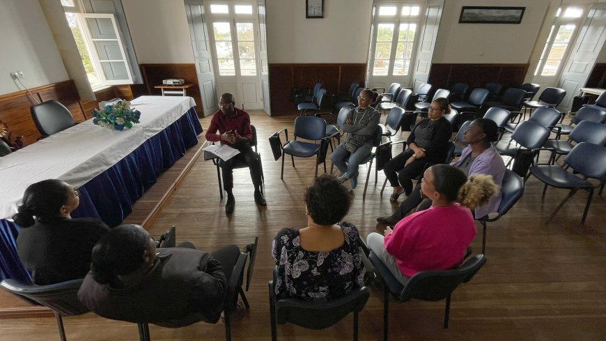 Presidente da Câmara da Brava Reúne-se com Colaboradores para Melhorar Condições de Trabalho