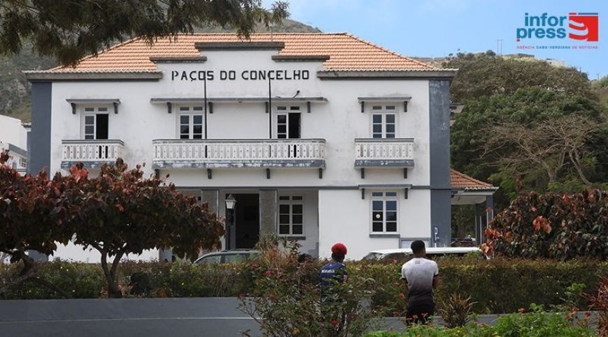 Aprovação do Plano de Actividades da Câmara Municipal da Brava e suspensão do Orçamento de 2025 levantam questões sobre a coerência do processo